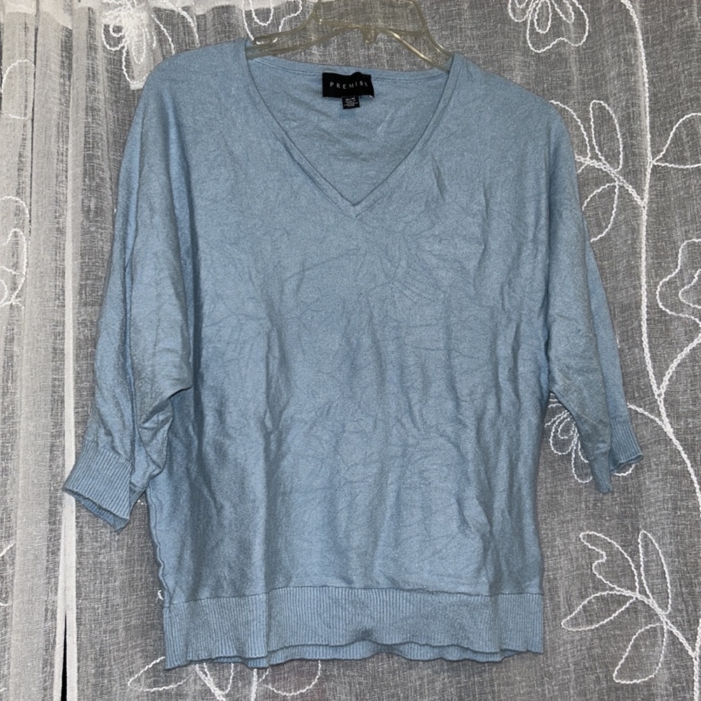 Super soft baby blue 3/4 sleeve lightweight v neck sweater - size medium